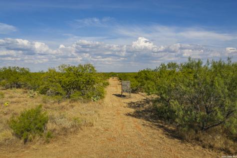 000 County Road 4728 Dilley TX 78017