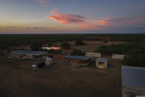 000 County Road 4728 Dilley TX 78017