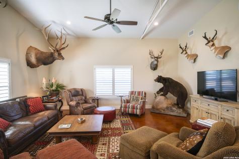 000 County Road 4728 Dilley TX 78017
