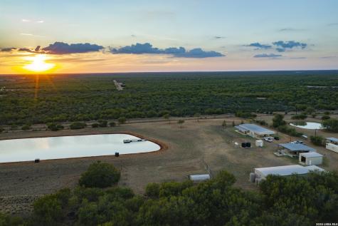 000 County Road 4728 Dilley TX 78017
