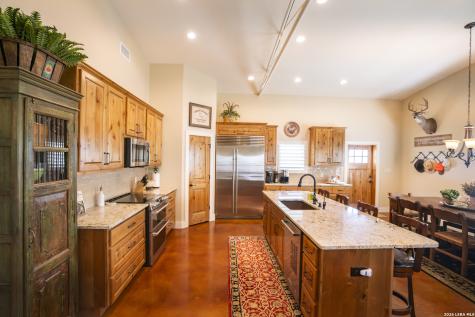 000 County Road 4728 Dilley TX 78017