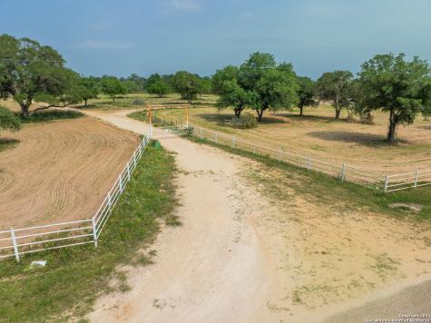 445 Private Road 7822 Natalia TX 78059