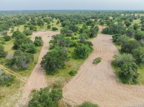 445 Private Road 7822 Natalia TX 78059