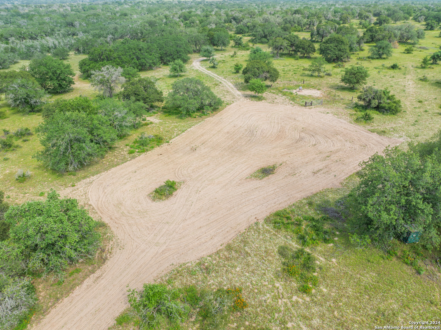 445 Private Road 7822 Natalia TX 78059