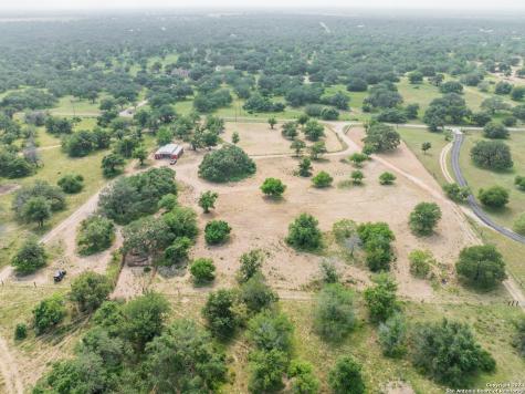 445 Private Road 7822 Natalia TX 78059