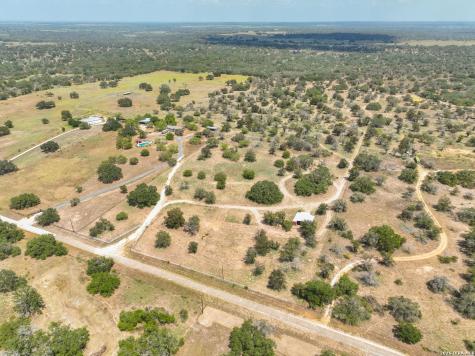 445 Private Road 7822 Natalia TX 78059