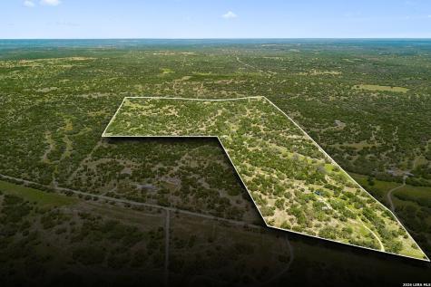 888 Wofford Road London TX 76854