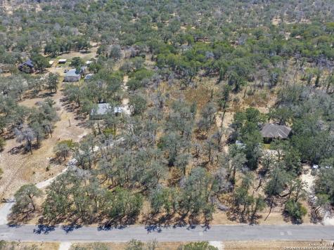 +/- 27.5 Acres County Road 302 Floresville TX 78114