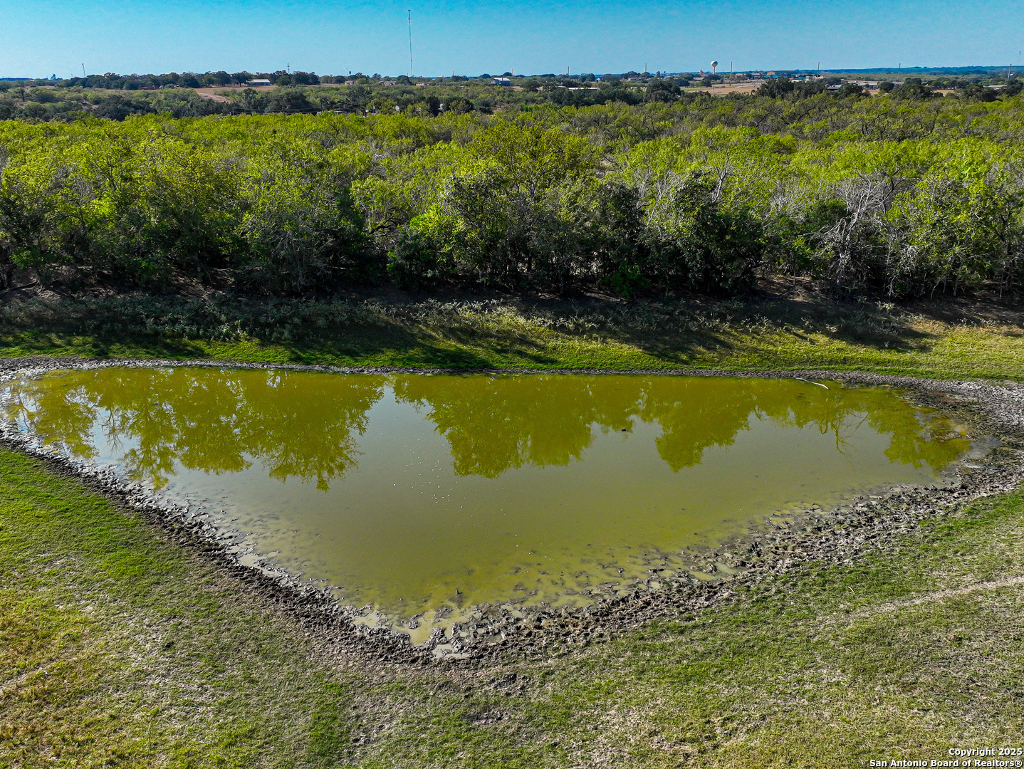 +/- 27.5 Acres County Road 302 Floresville TX 78114