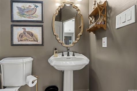 608 N Creek Road Comfort TX 78013
