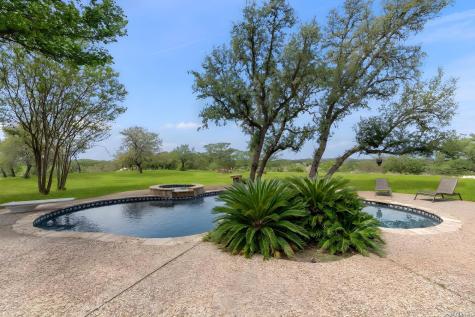608 N Creek Road Comfort TX 78013