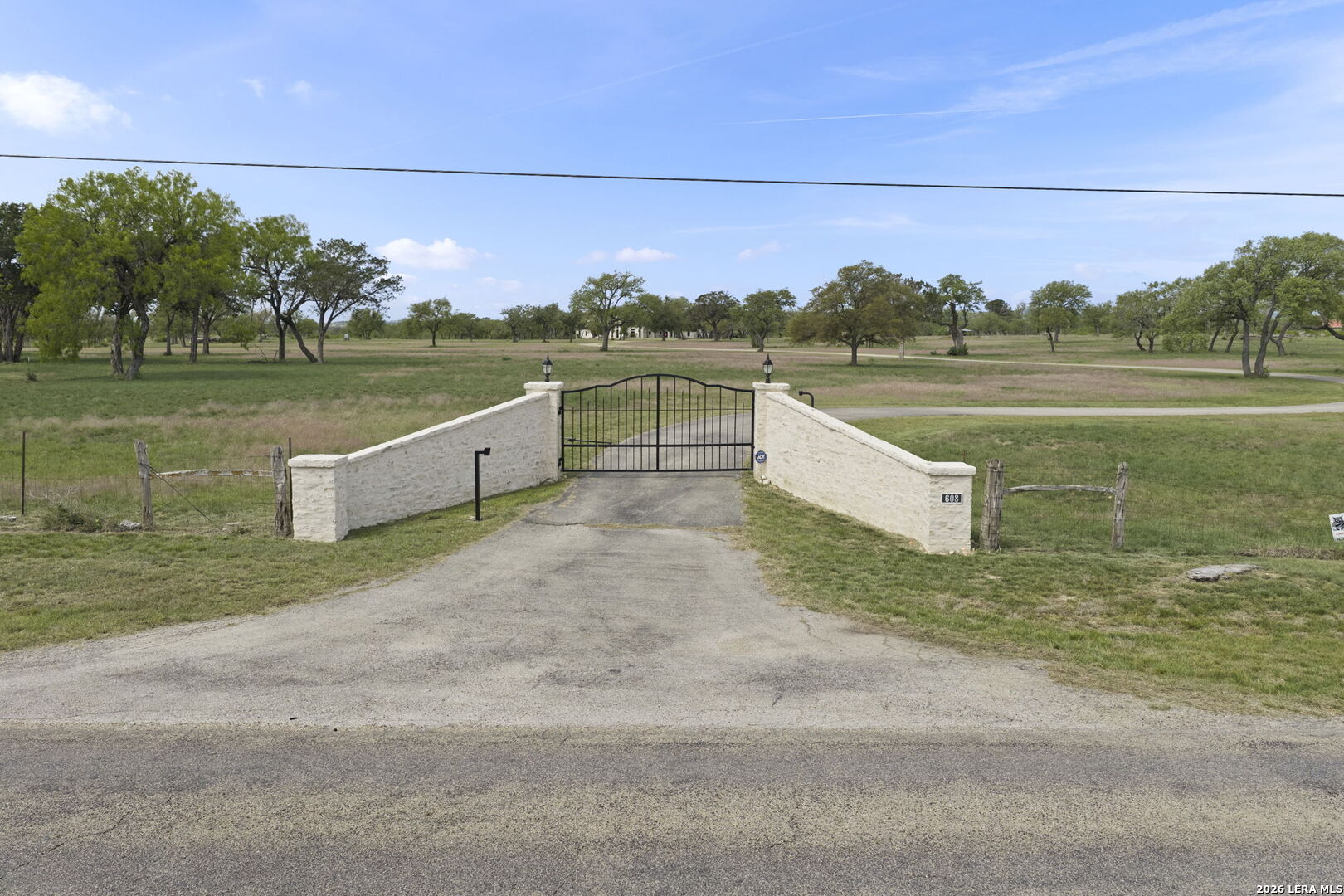 608 N Creek Road Comfort TX 78013