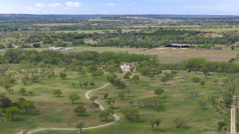 608 N Creek Road Comfort TX 78013