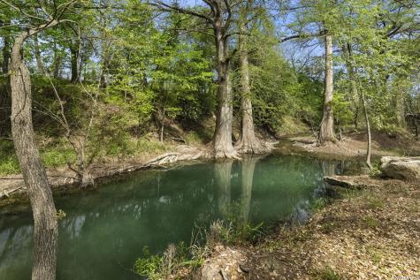 608 N Creek Road Comfort TX 78013