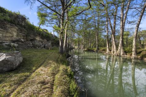 608 N Creek Road Comfort TX 78013