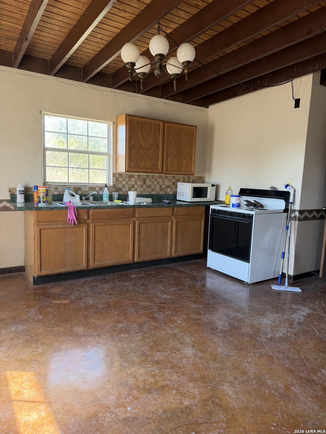 9524 N Us Highway 83 Uvalde TX 78801