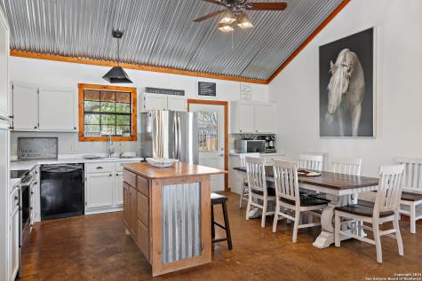 2631 Us Highway 281 Johnson City TX 78636