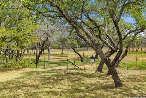 2631 Us Highway 281 Johnson City TX 78636