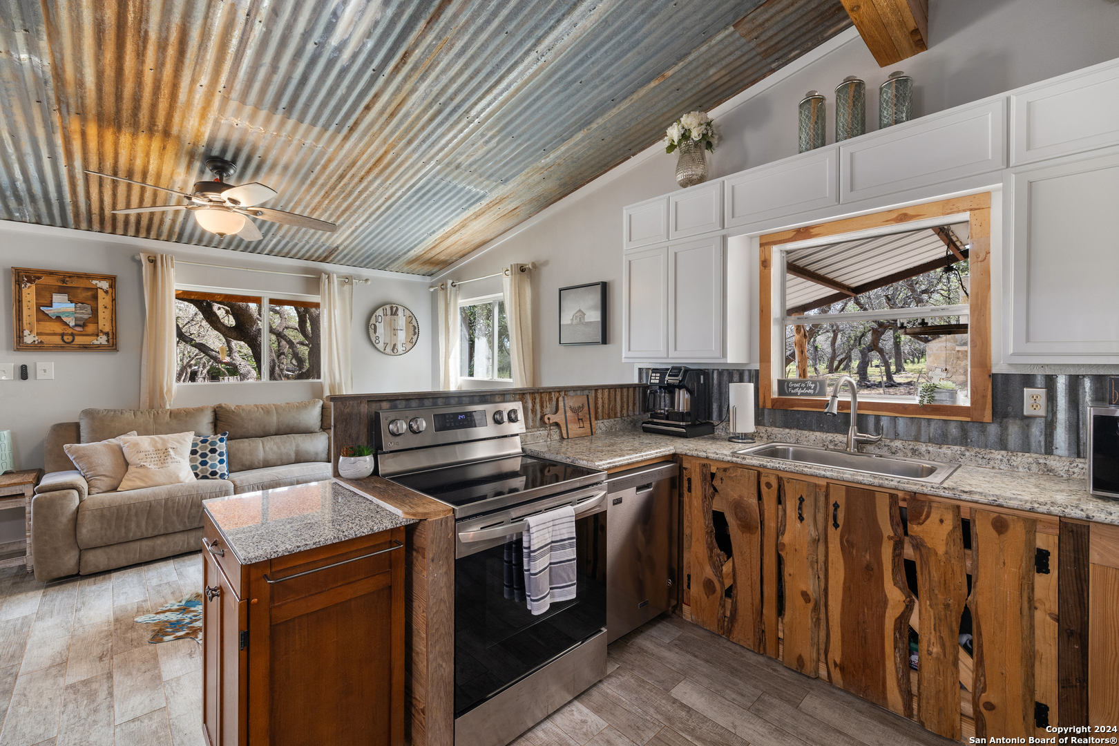 2631 Us Highway 281 Johnson City TX 78636