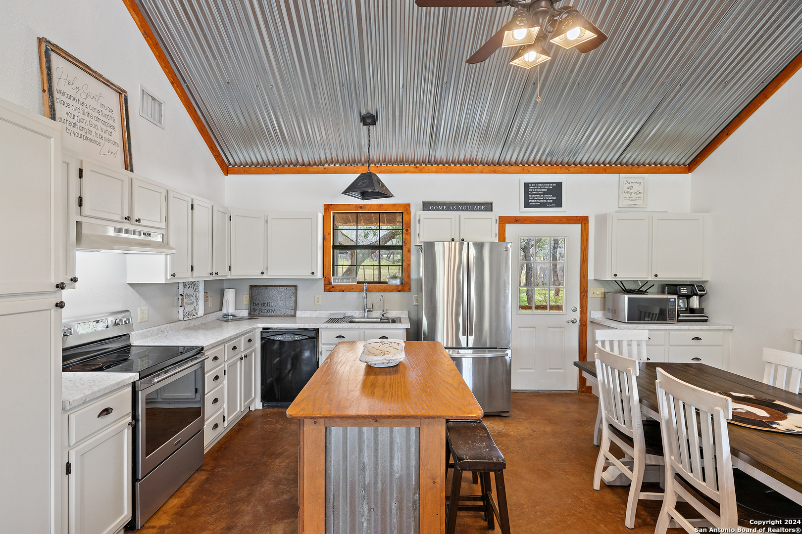 2631 Us Highway 281 Johnson City TX 78636