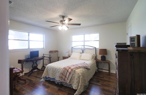 1698 W Fm 2200 Devine TX 78016