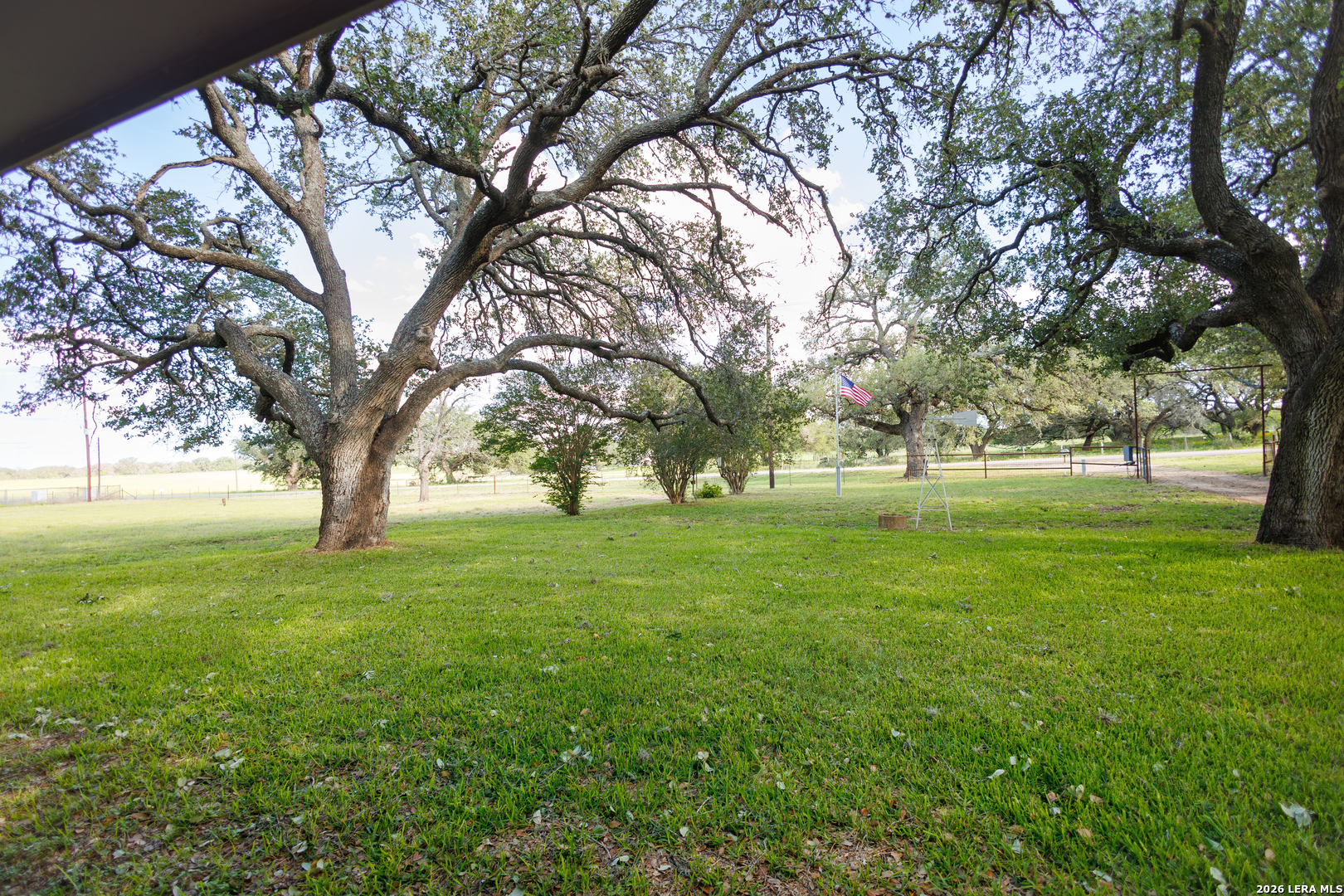 1698 W Fm 2200 Devine TX 78016