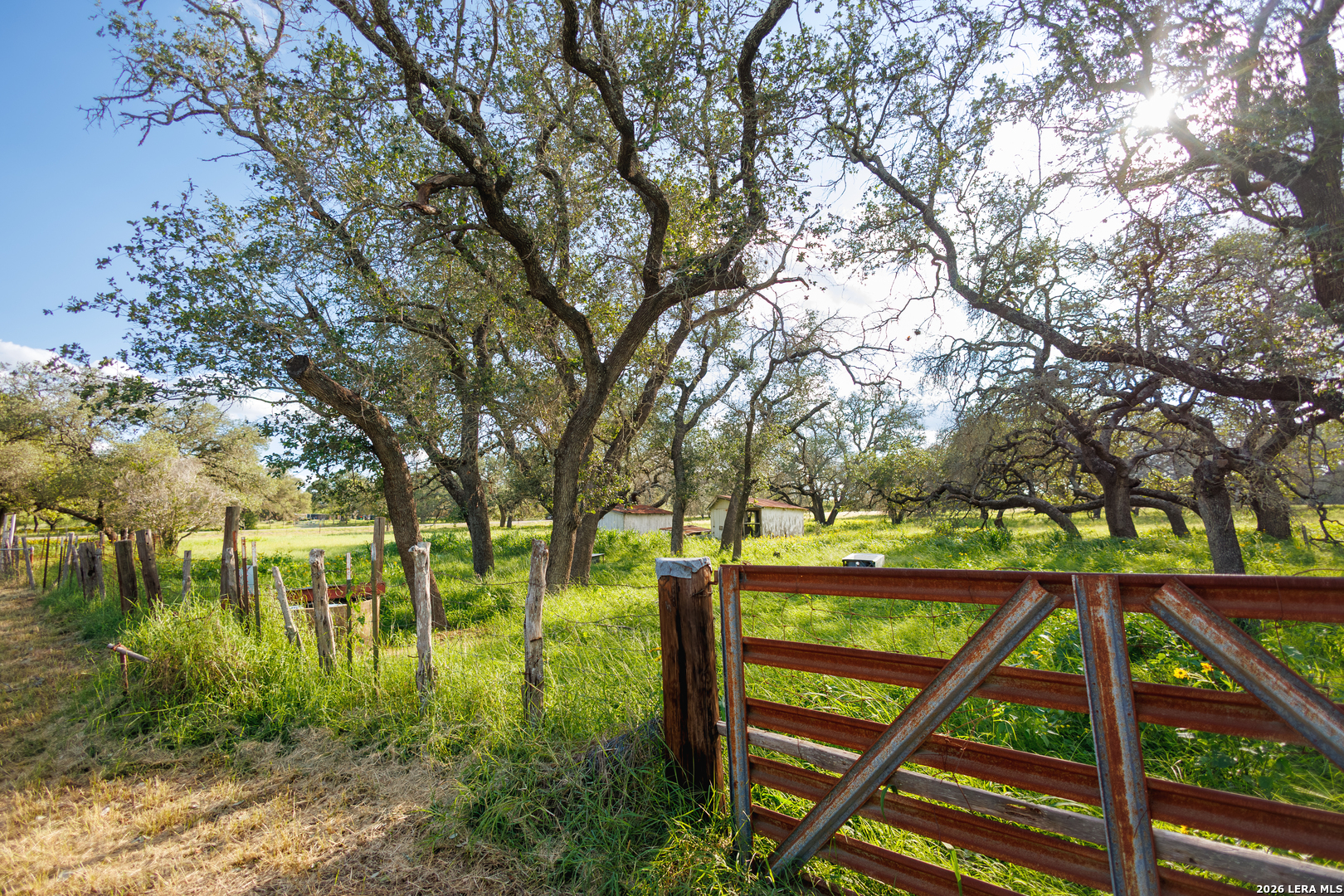 1698 W Fm 2200 Devine TX 78016
