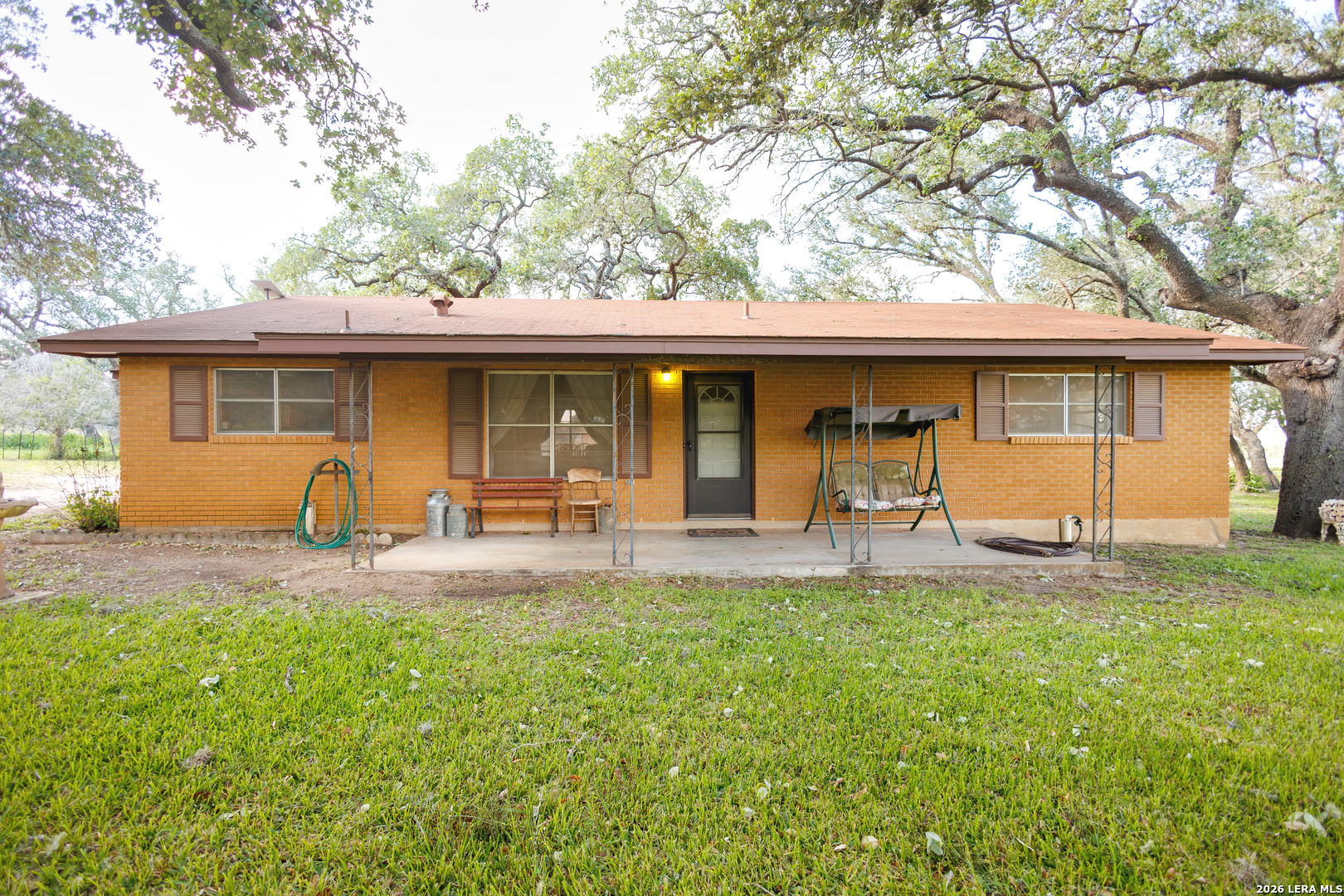 1698 W Fm 2200 Devine TX 78016