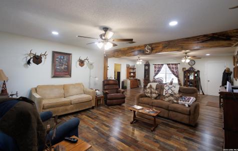 1698 W Fm 2200 Devine TX 78016