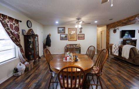 1698 W Fm 2200 Devine TX 78016