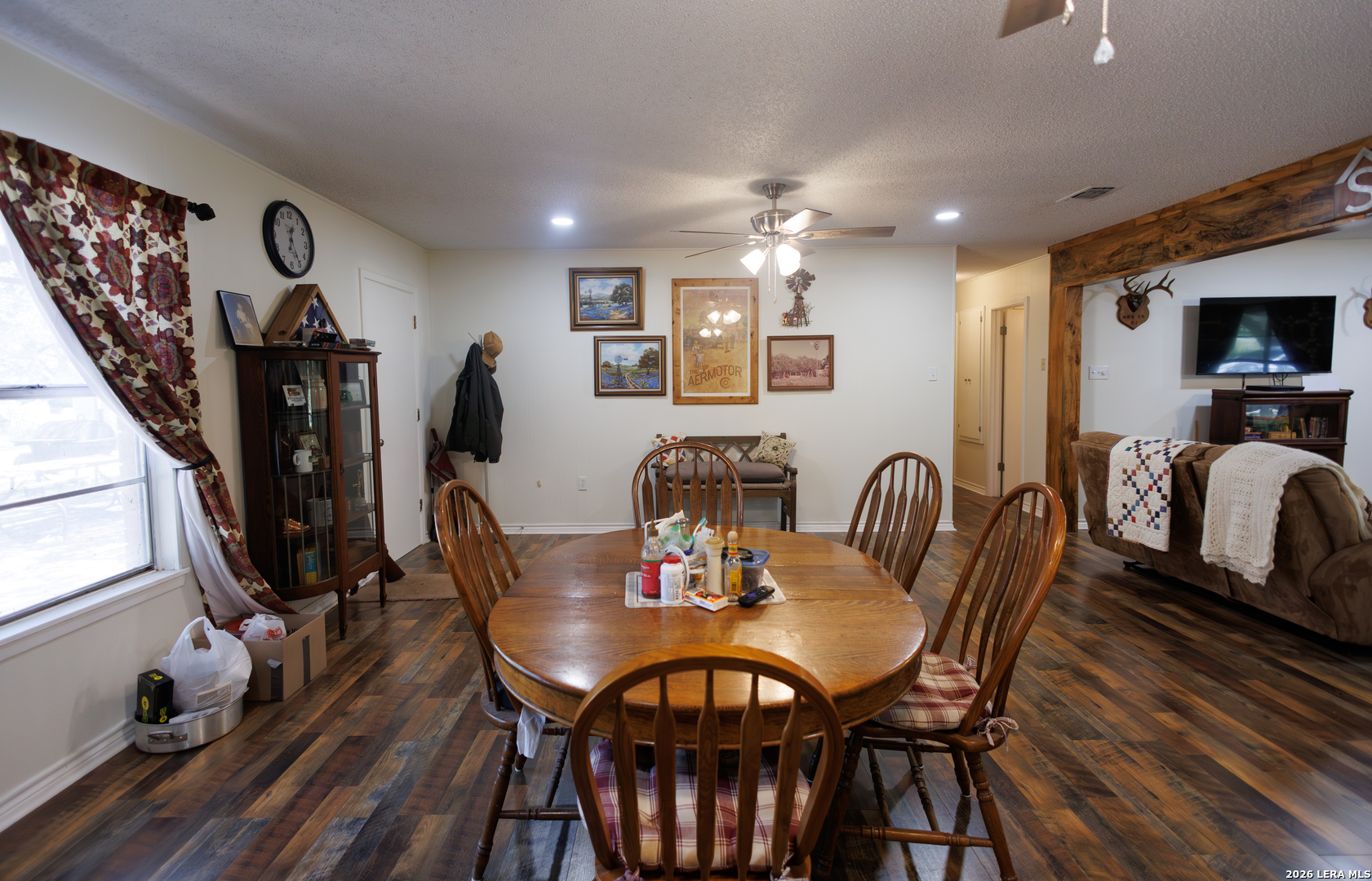 1698 W Fm 2200 Devine TX 78016