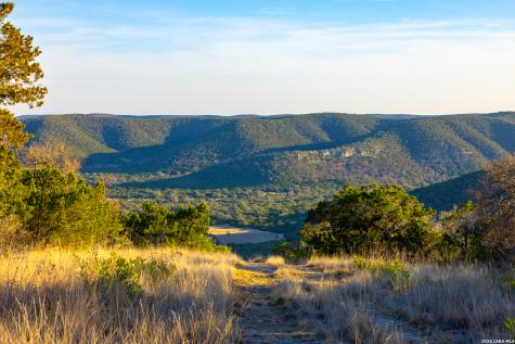 1030 Owl Hollow Leakey TX 78873