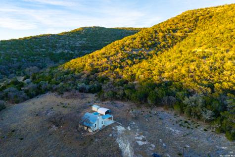 1030 Owl Hollow Leakey TX 78873