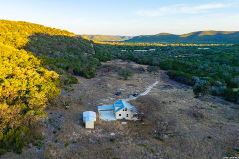 1030 Owl Hollow Leakey TX 78873