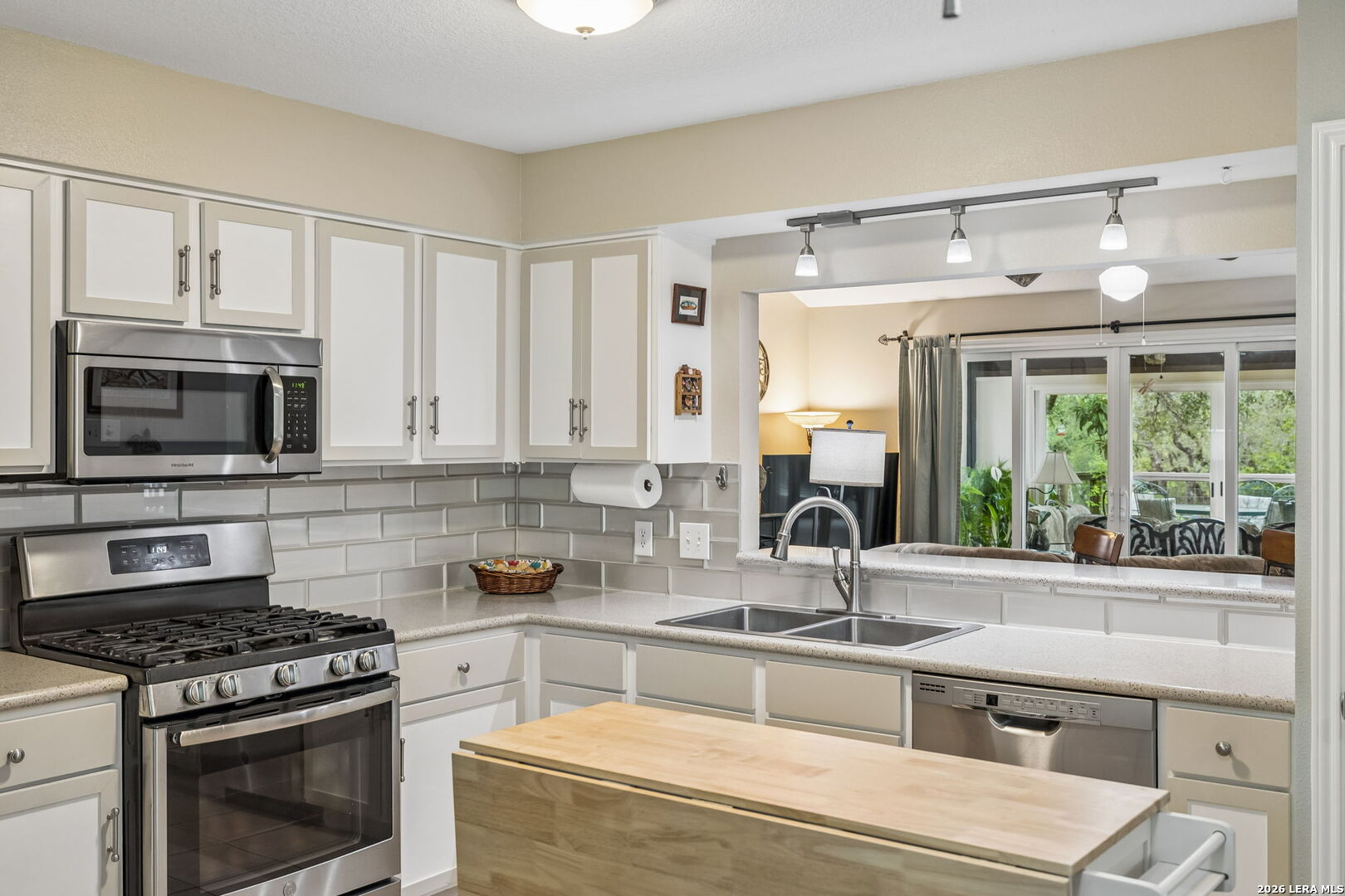 300 Bluff Road Spicewood TX 78669