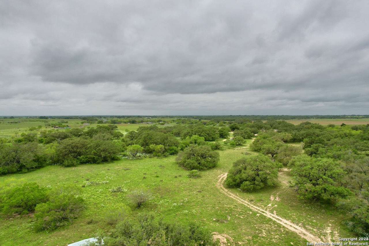 177.9 Ac Cr 7711 Devine TX 78016