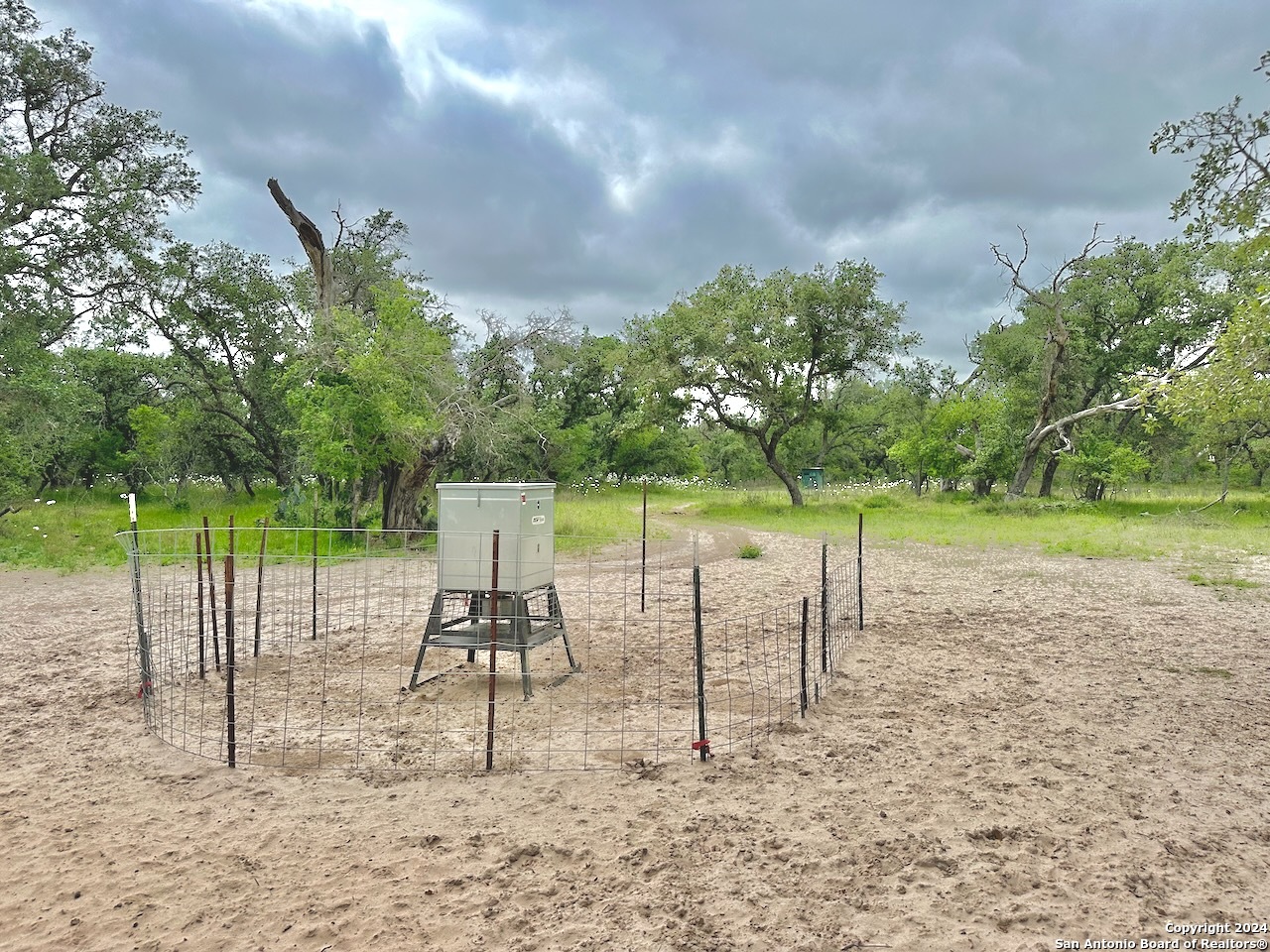 177.9 Ac Cr 7711 Devine TX 78016