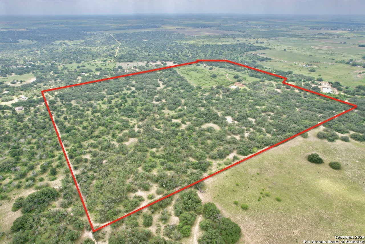 177.9 Ac Cr 7711 Devine TX 78016