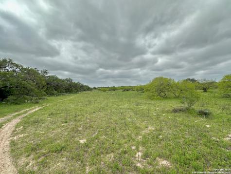 177.9 Ac Cr 7711 Devine TX 78016