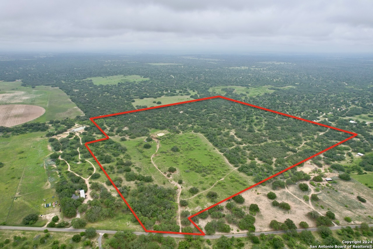 177.9 Ac Cr 7711 Devine TX 78016