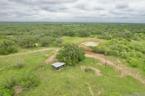 177.9 Ac Cr 7711 Devine TX 78016