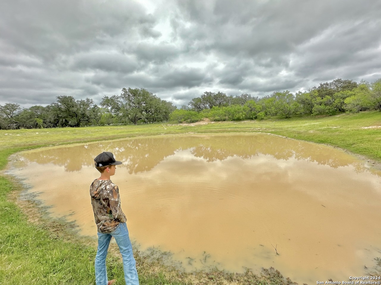 177.9 Ac Cr 7711 Devine TX 78016
