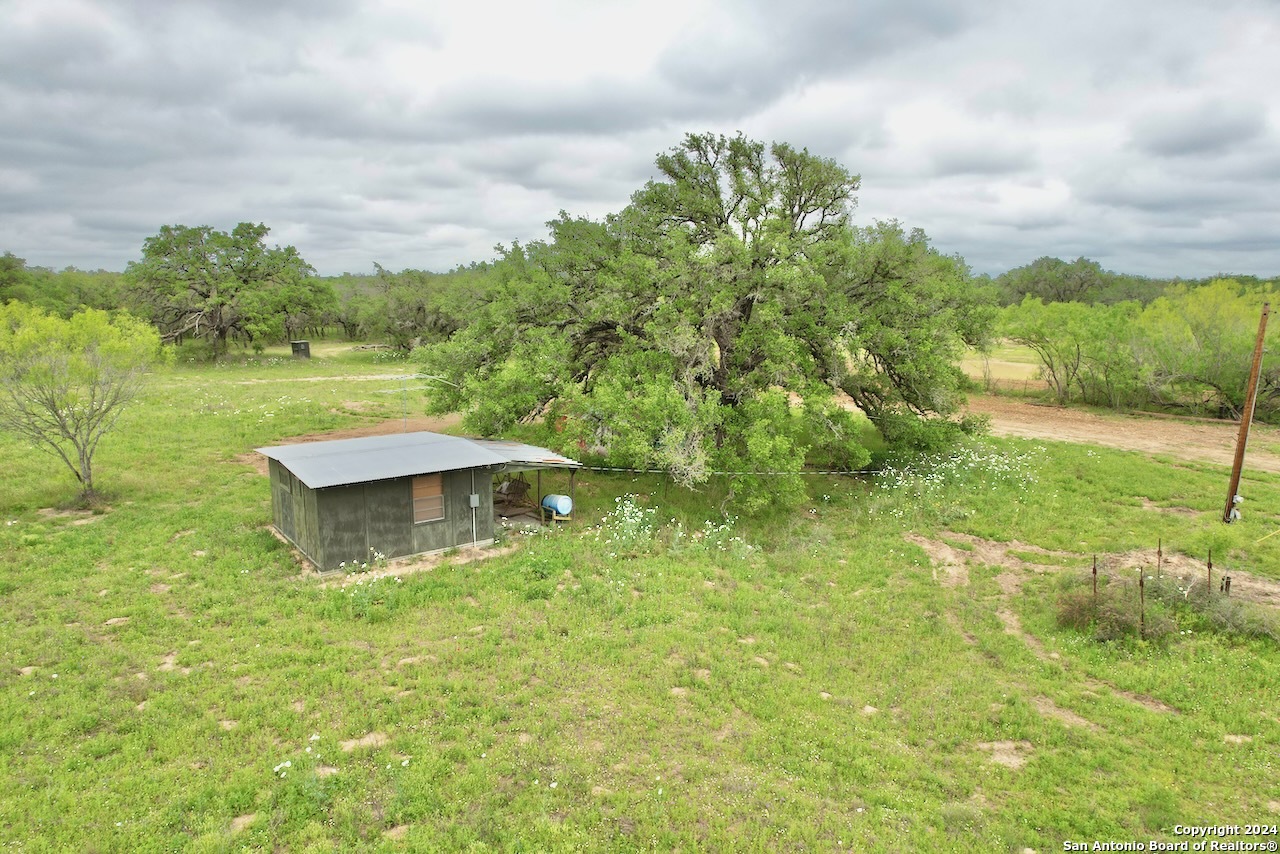 177.9 Ac Cr 7711 Devine TX 78016