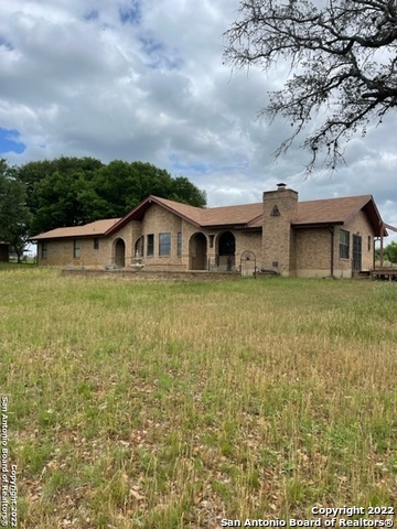 1277 County Road 128 Floresville TX 78114