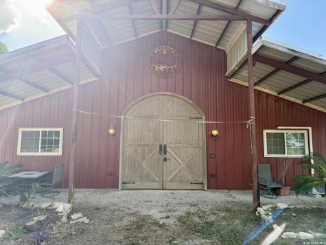 2710 N State Highway 80 Nixon TX 78140