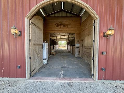 2710 N State Highway 80 Nixon TX 78140