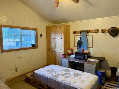 2710 N State Highway 80 Nixon TX 78140