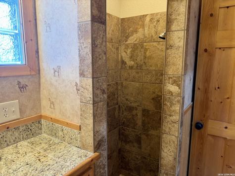 2710 N State Highway 80 Nixon TX 78140