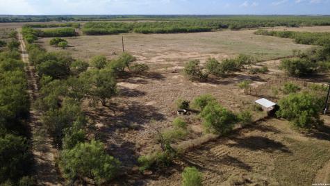 2710 N State Highway 80 Nixon TX 78140