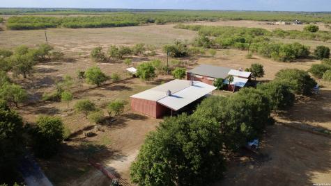 2710 N State Highway 80 Nixon TX 78140